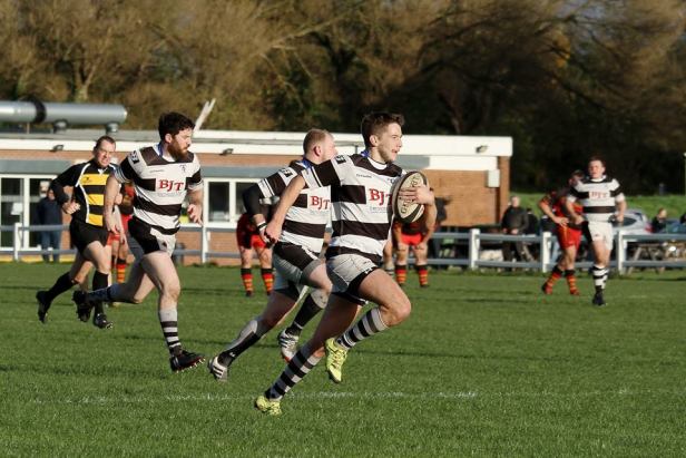 MV hooker Ross Anderson interception try for Trafford.jpg