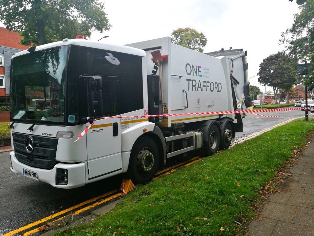 Waste collection lorry catches fire in&nbsp;Altrincham