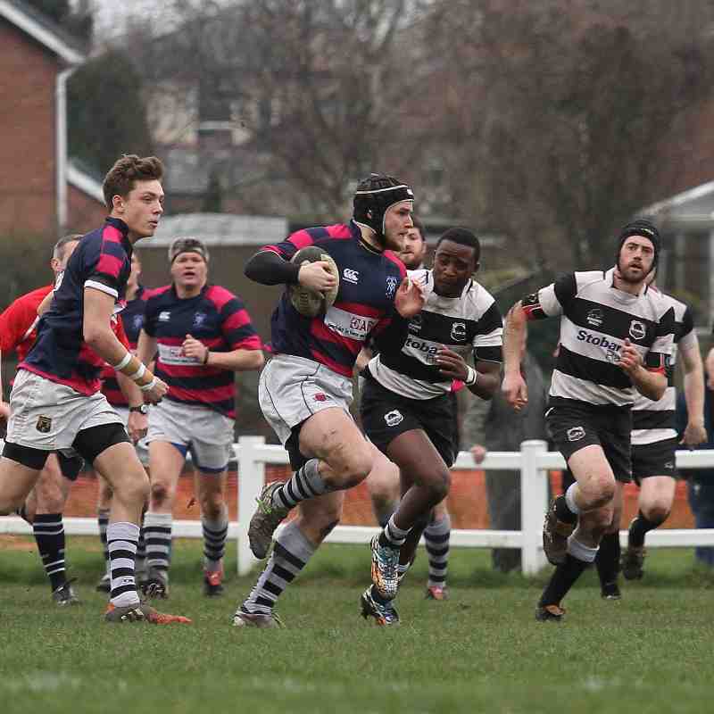 Andrew Moore breaks away for his first try